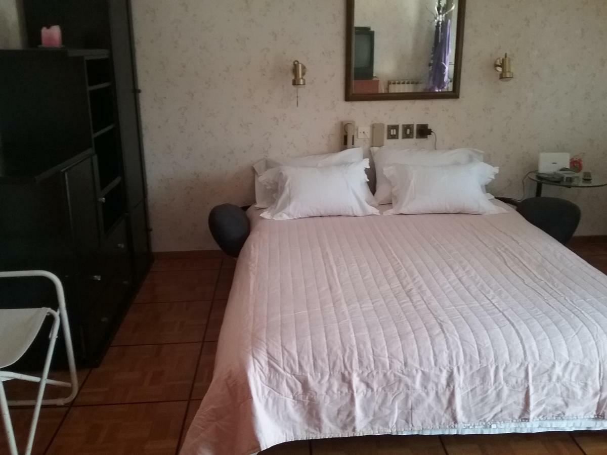 Maisonette Afroditi Villa Peraía Buitenkant foto